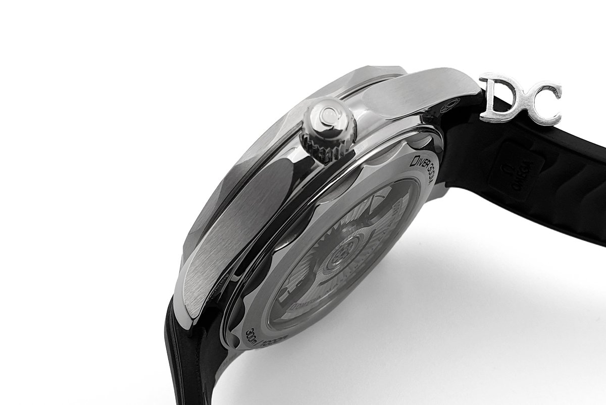 Seamaster Diver 300M Co-Axial Master Chronometer White Dial on Black Rubber Strap