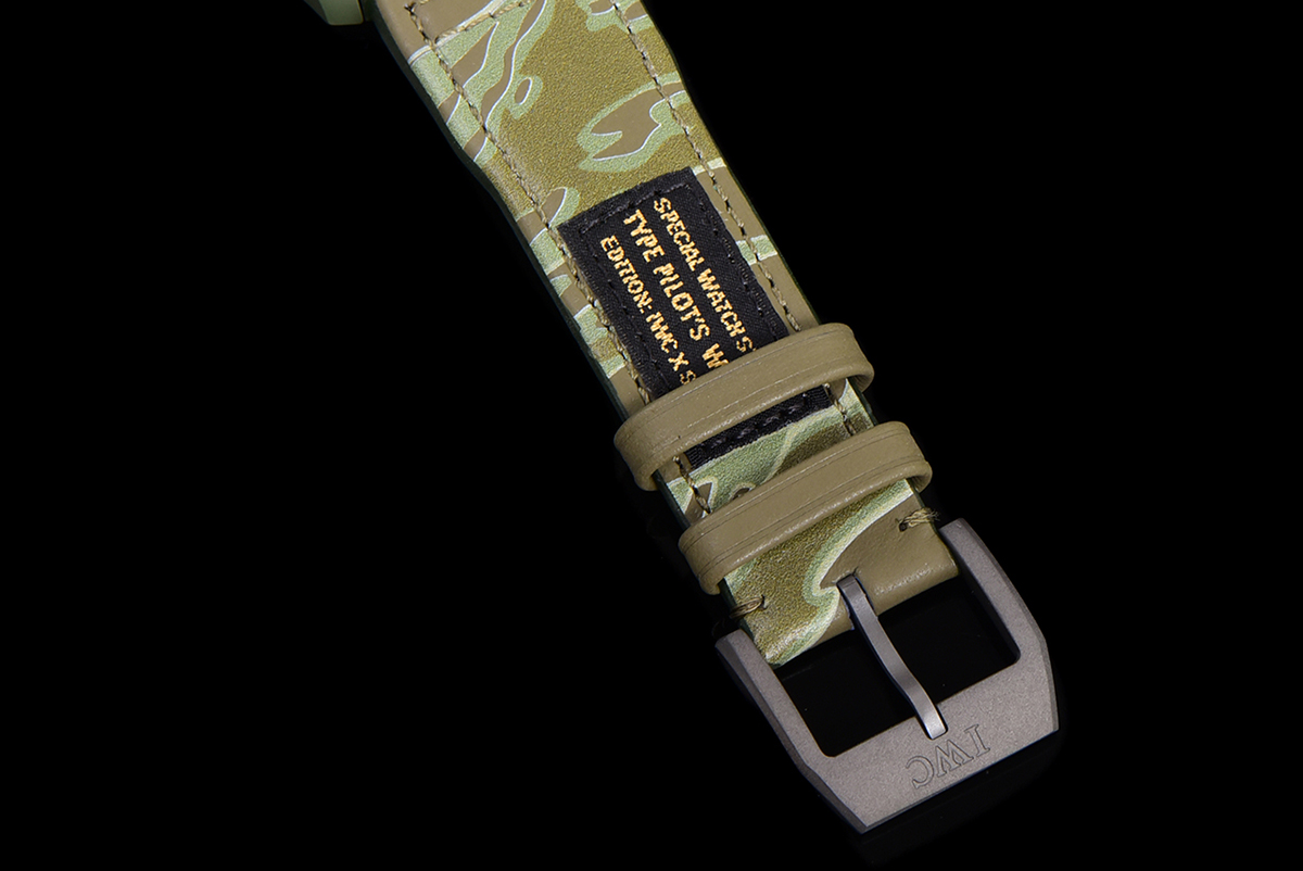 Big Pilot’s Watch 43 IW329802 Top Gun Edition Woodland on Camo Strap